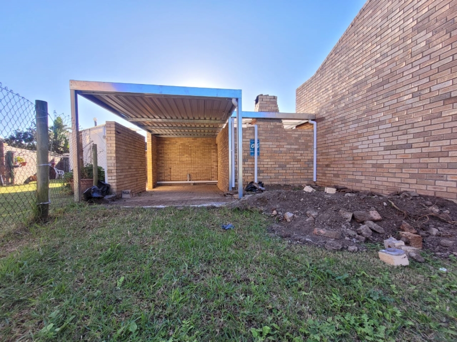 To Let 3 Bedroom Property for Rent in Wavecrest Eastern Cape